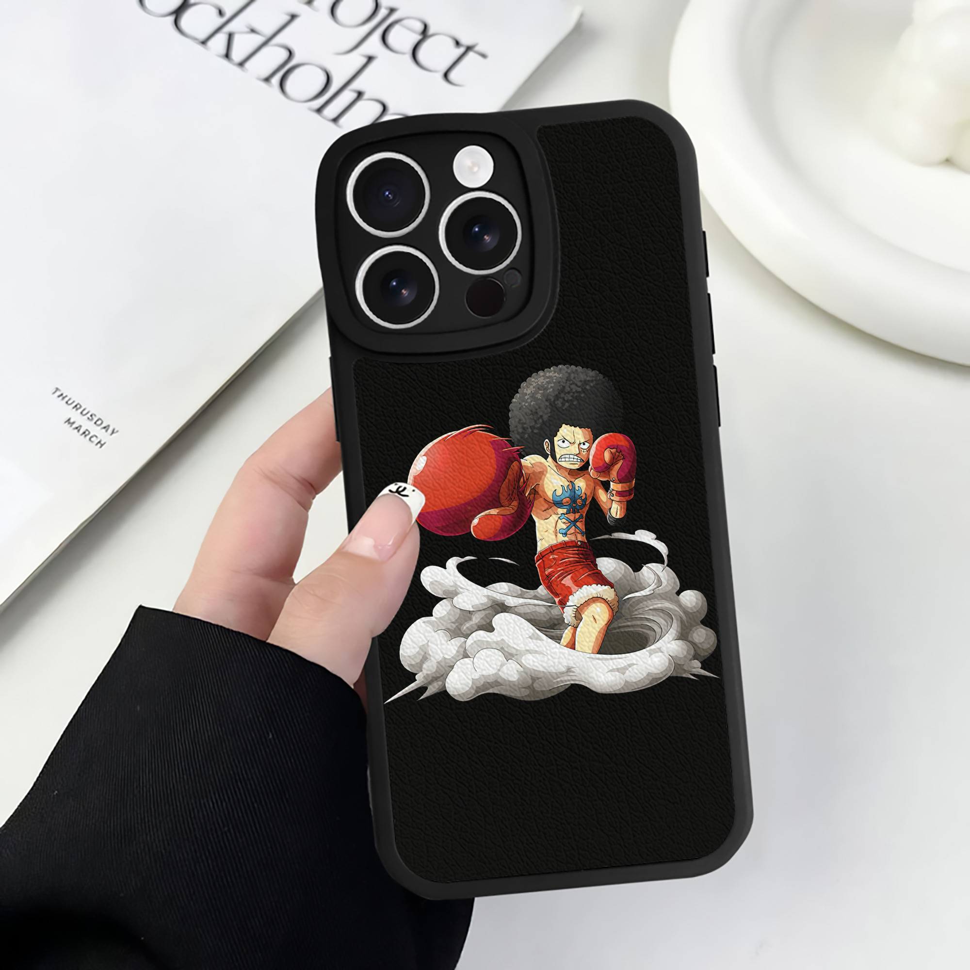 （画像用） ワンピース モンキー・D・ルフィ ONE PIECE Monkey D. Luffy 【iPhone 16シリーズ対応】シリコンスマホケース（レザー調） 材質：シリコン